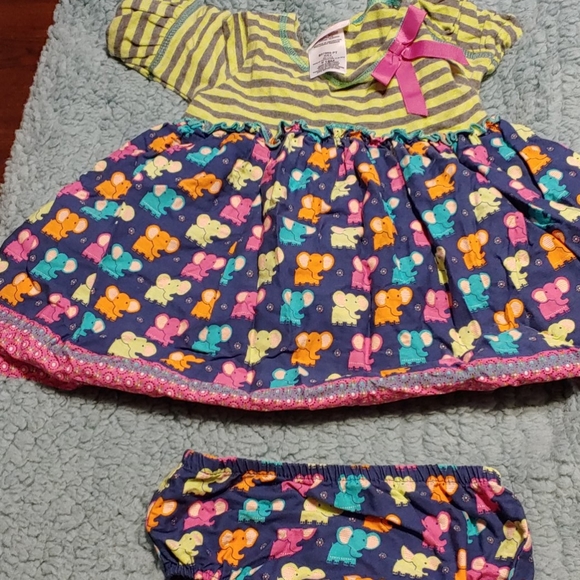 2 dresses - Picture 2 of 4